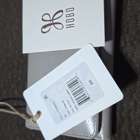 Compact Wallet - Picture 6 of 9